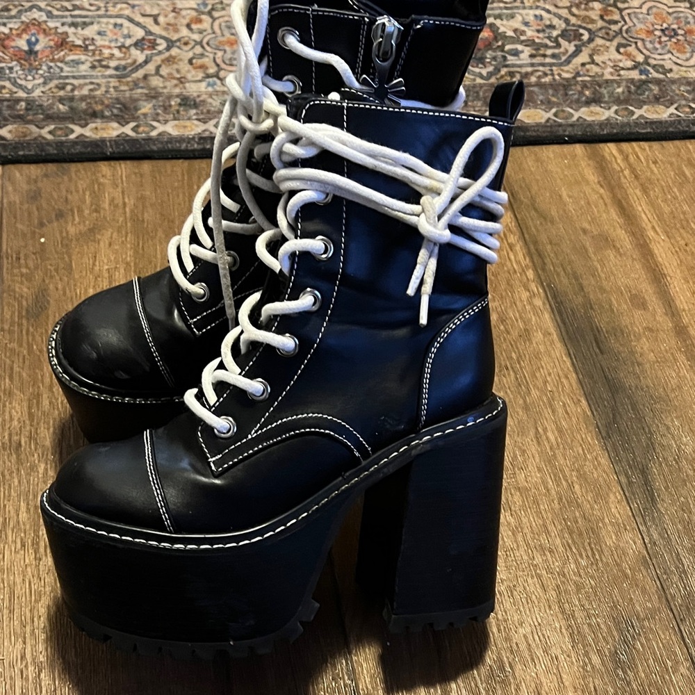 Dalia Black Platform Lace-Up Ankle Boots - Women size 7 - Picture 4 of 10